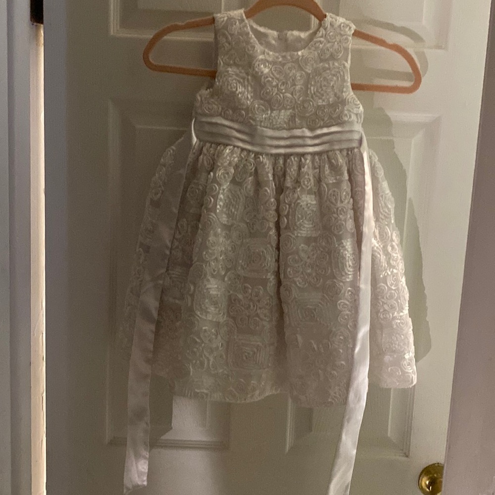 Girls dress excellent condition barely used